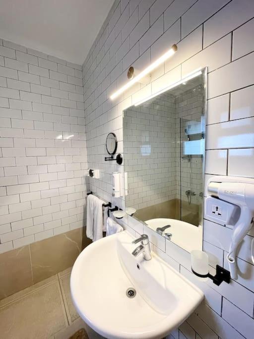 Apartment Nile Zamalek-luxurious Retreat Cairo